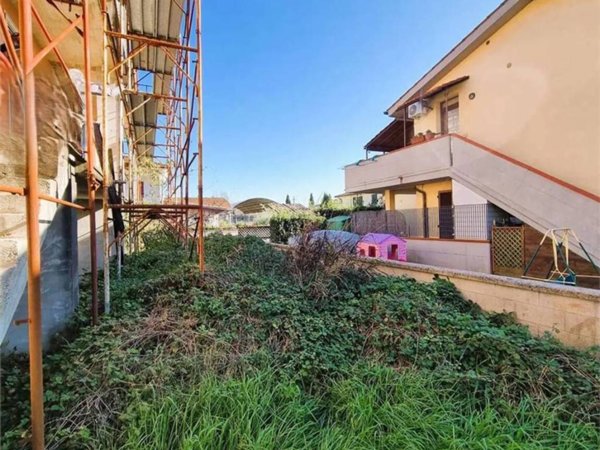 casa indipendente in vendita a Santa Maria a Monte in zona Montecalvoli