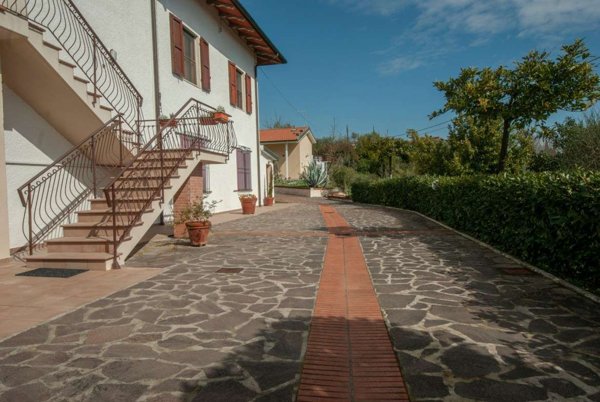 casa indipendente in vendita a Santa Maria a Monte