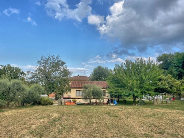 casa indipendente in vendita a Santa Maria a Monte