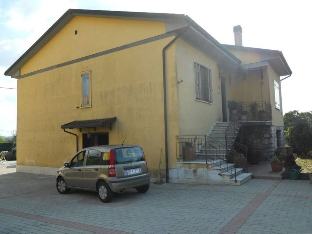 casa indipendente in vendita a Santa Maria a Monte