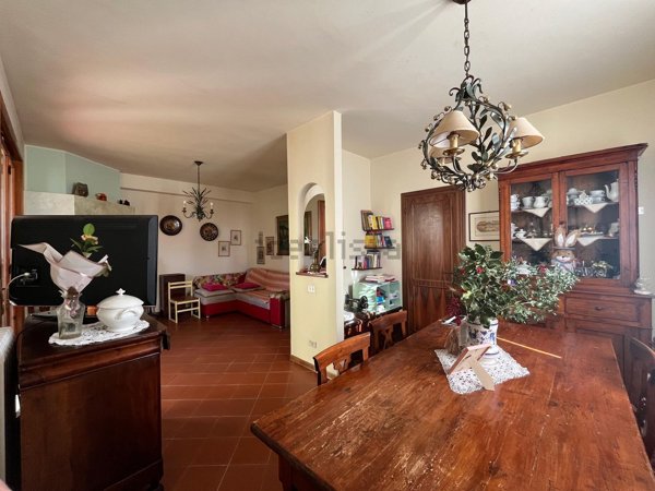 casa indipendente in vendita a Santa Maria a Monte in zona Cinque Case