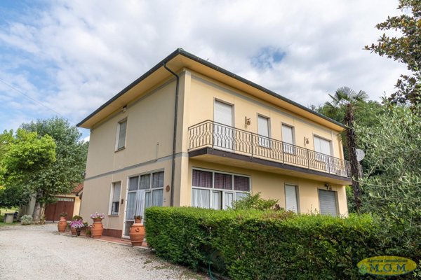 casa indipendente in vendita a Santa Maria a Monte