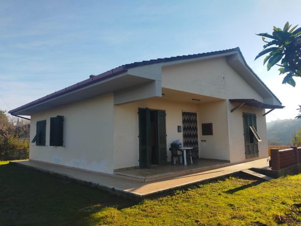 casa indipendente in vendita a Santa Maria a Monte