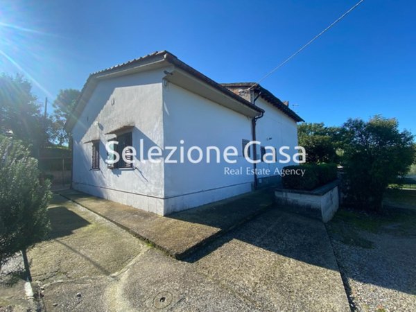 appartamento in vendita a Santa Maria a Monte in zona Cinque Case