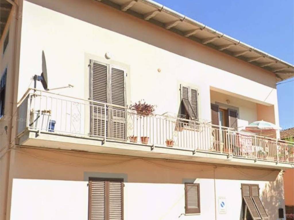 intera palazzina in vendita a Santa Maria a Monte in zona Montecalvoli