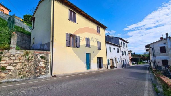casa indipendente in vendita a Santa Maria a Monte