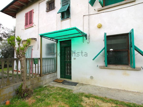 appartamento in vendita a Santa Maria a Monte in zona Montecalvoli