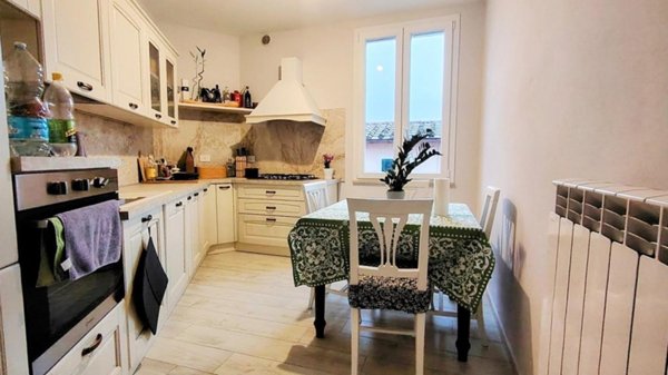 intera palazzina in vendita a Santa Maria a Monte in zona Montecalvoli