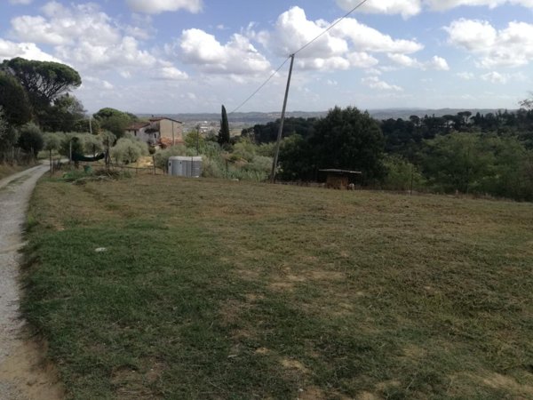 terreno edificabile in vendita a Santa Maria a Monte in zona Cerretti