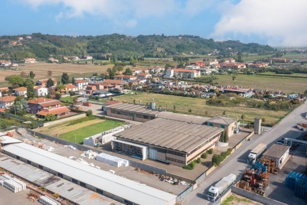 locale di sgombero in vendita a Santa Maria a Monte in zona Montecalvoli