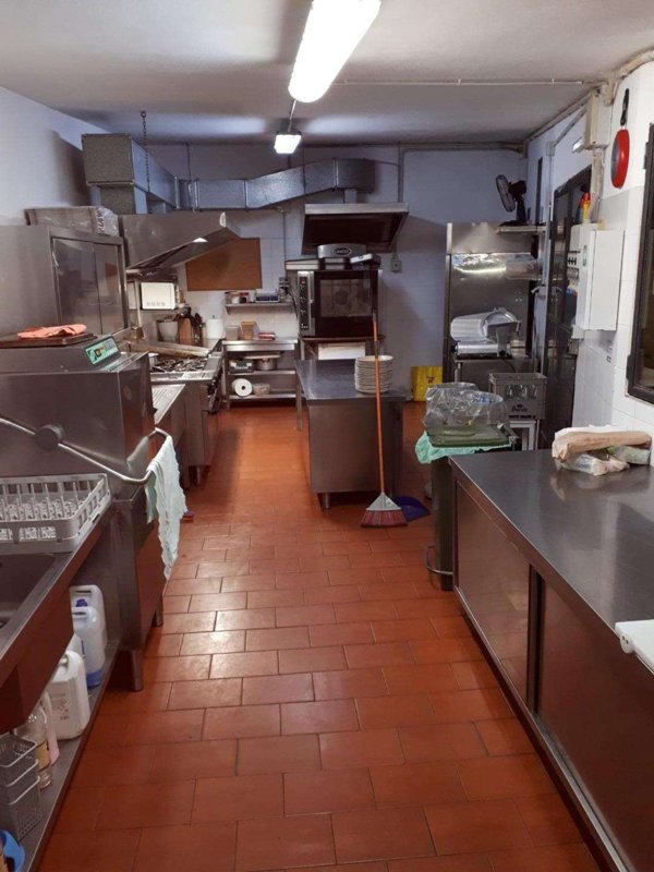 negozio in vendita a Santa Maria a Monte