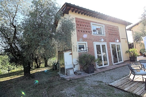 casa indipendente in vendita a Santa Maria a Monte