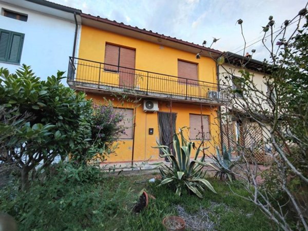 casa indipendente in vendita a Santa Maria a Monte in zona Cerretti