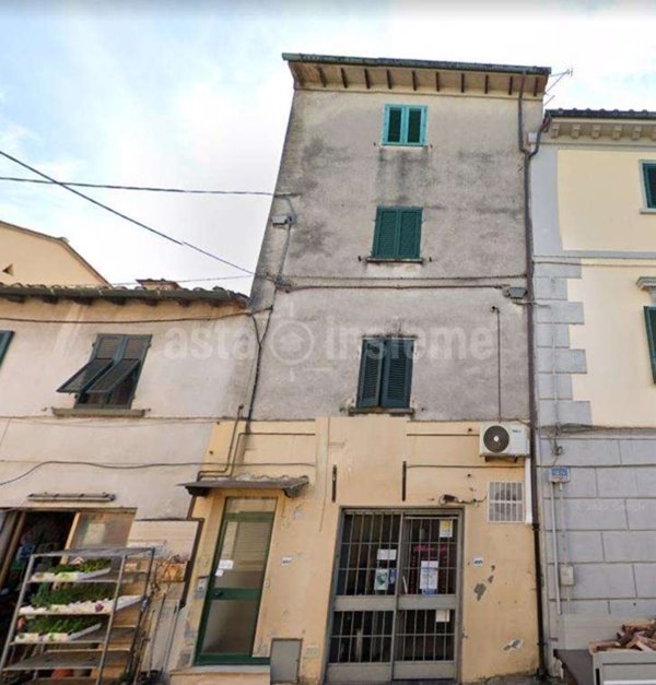 appartamento in vendita a Santa Maria a Monte in zona Cinque Case