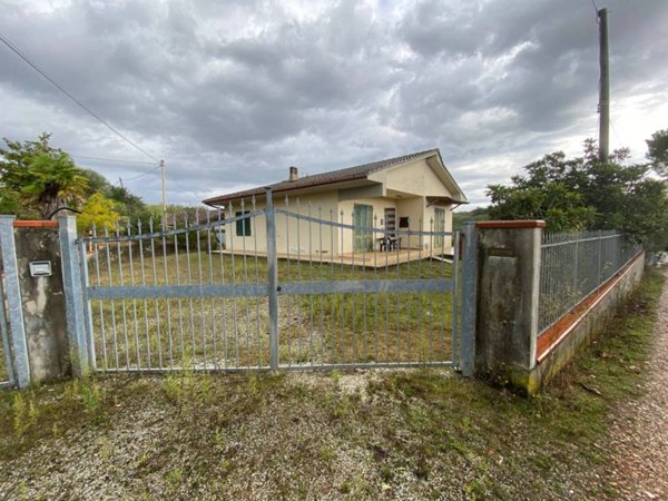 casa indipendente in vendita a Santa Maria a Monte