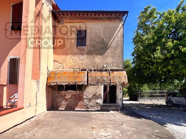 casa indipendente in vendita a Santa Maria a Monte in zona Montecalvoli