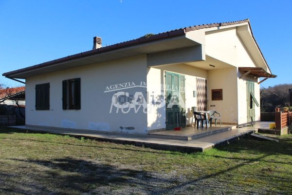 esavano in vendita a Santa Maria a Monte