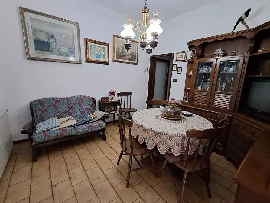 appartamento in vendita a Santa Maria a Monte in zona Cinque Case