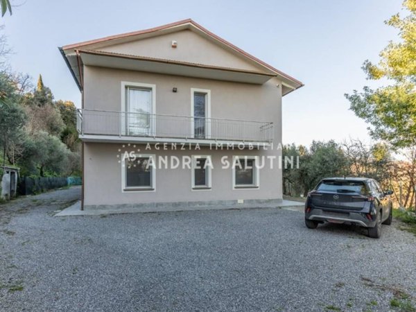 casa indipendente in vendita a Santa Maria a Monte