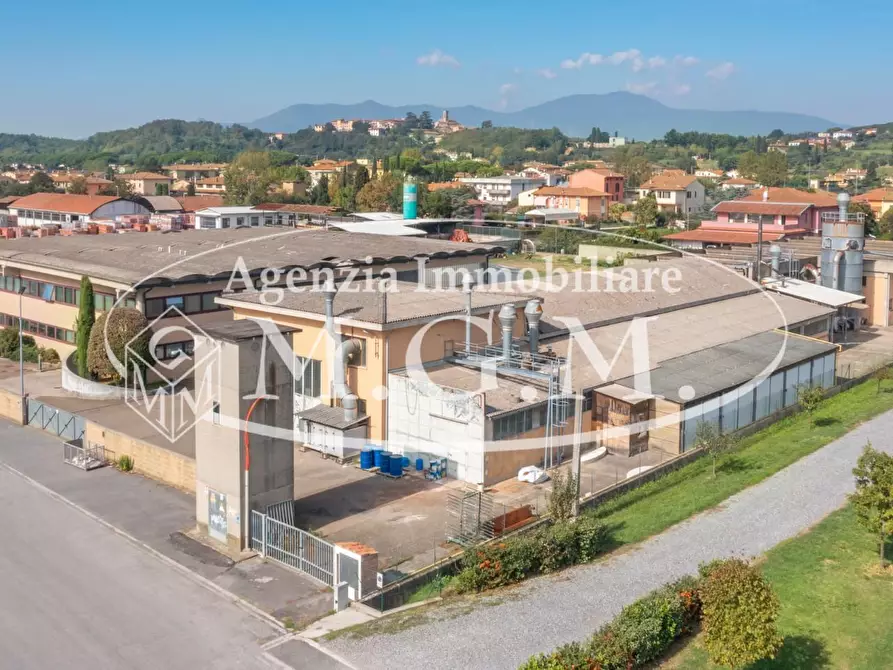 capannone in vendita a Santa Maria a Monte in zona Cinque Case
