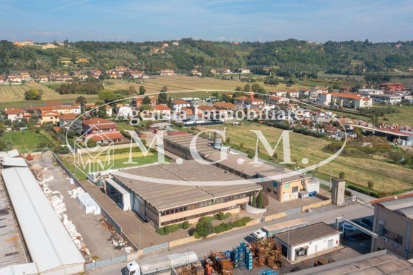 capannone in vendita a Santa Maria a Monte in zona Montecalvoli