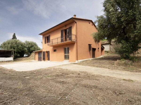 casa indipendente in vendita a Santa Maria a Monte