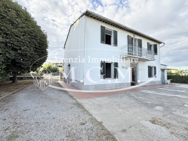 casa indipendente in vendita a Santa Maria a Monte