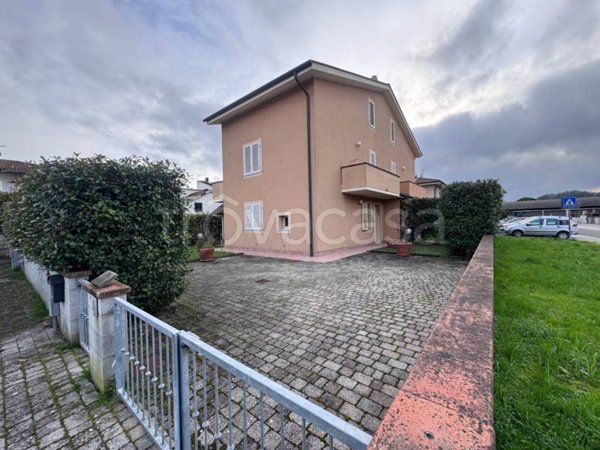 casa indipendente in vendita a Santa Maria a Monte in zona Montecalvoli