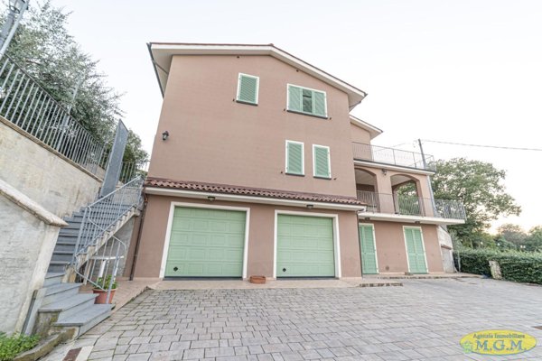 casa indipendente in vendita a Santa Maria a Monte