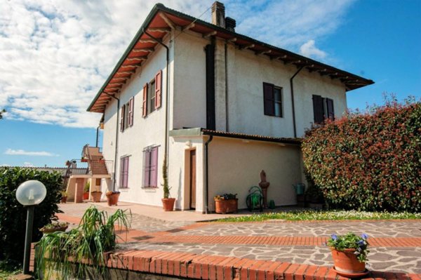 casa indipendente in vendita a Santa Maria a Monte