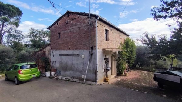 casa indipendente in vendita a Santa Maria a Monte in zona Pregiuntino