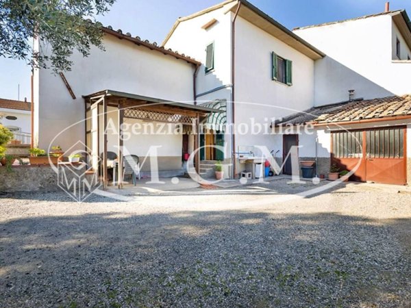 casa indipendente in vendita a Santa Maria a Monte