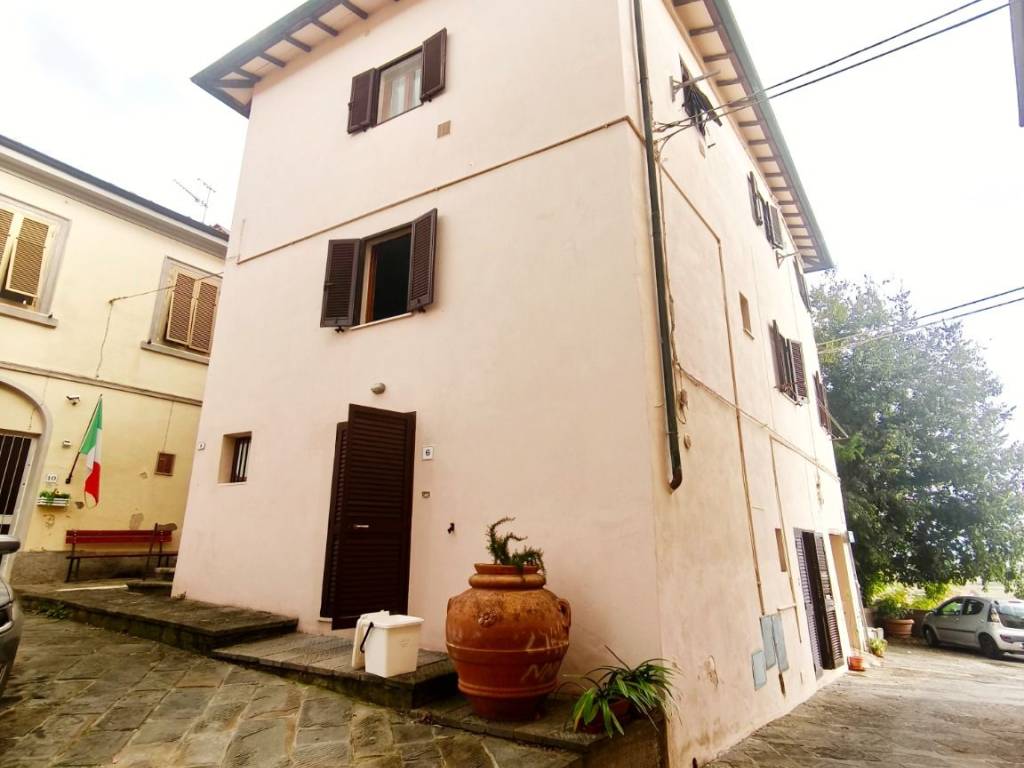 appartamento in vendita a Santa Maria a Monte in zona Montecalvoli