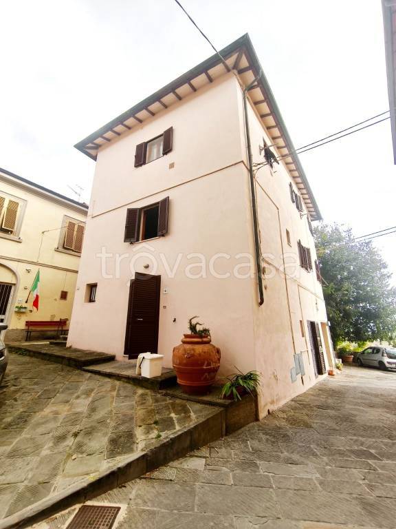 appartamento in vendita a Santa Maria a Monte in zona Montecalvoli