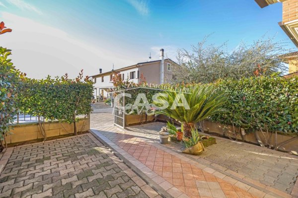 casa indipendente in vendita a Santa Maria a Monte