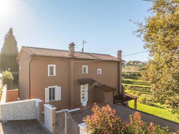 casa indipendente in vendita a Santa Maria a Monte