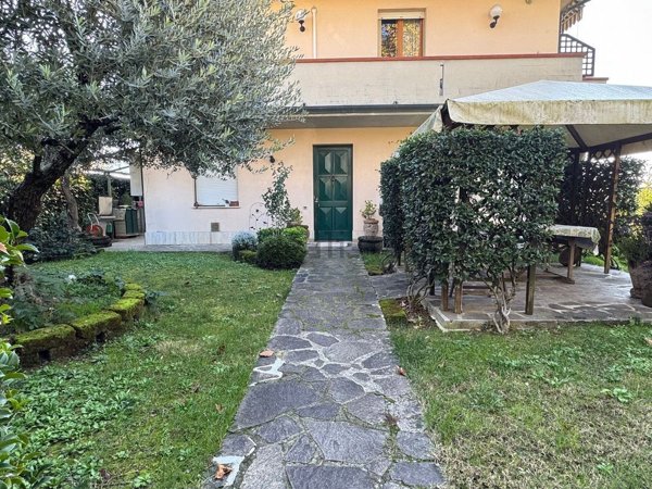 appartamento in vendita a Santa Maria a Monte in zona Montecalvoli