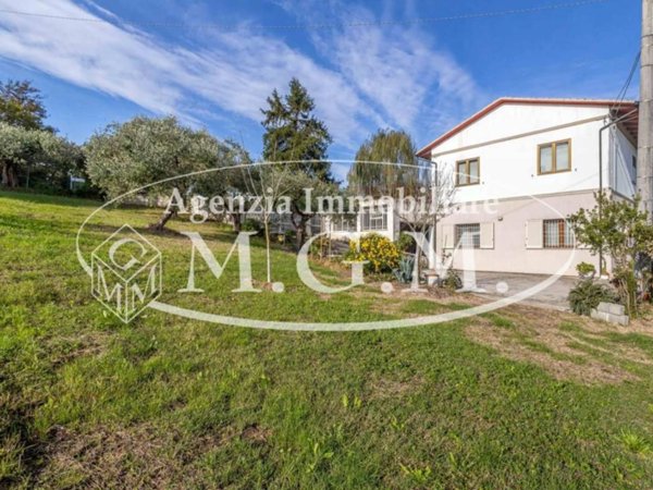 casa indipendente in vendita a Santa Maria a Monte