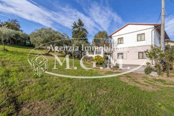 casa indipendente in vendita a Santa Maria a Monte