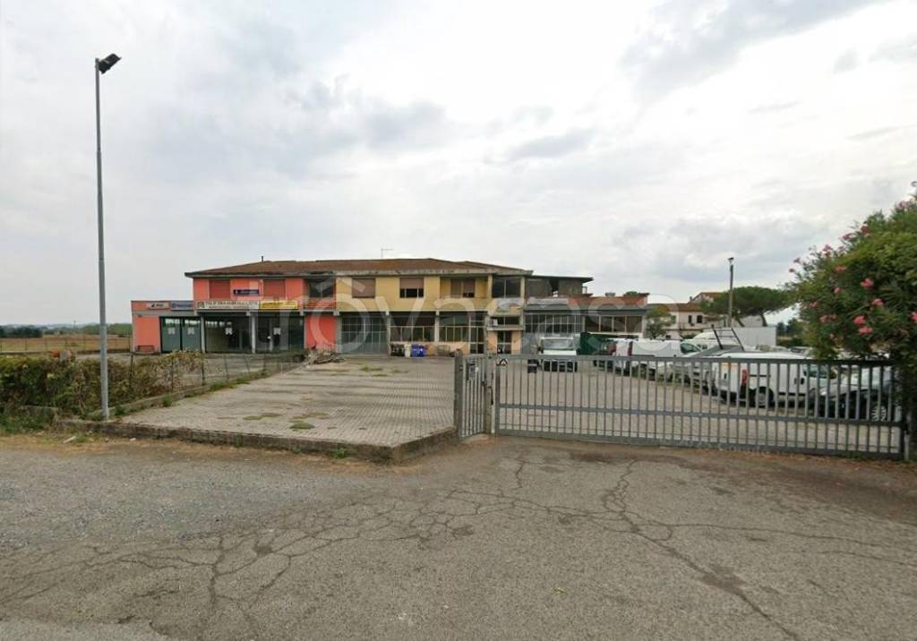 ufficio in vendita a Santa Maria a Monte