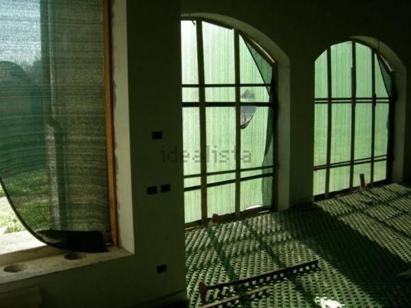 esavano in vendita a Santa Maria a Monte