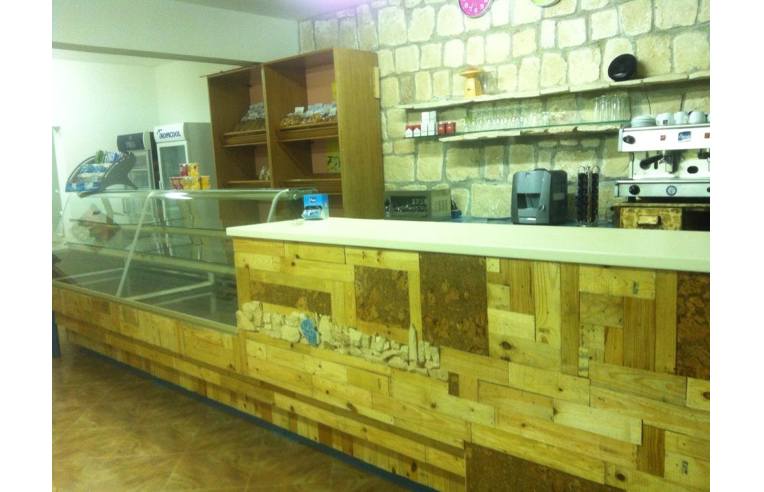 negozio in vendita a Santa Maria a Monte in zona San Donato