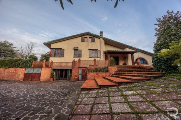 casa indipendente in vendita a Santa Maria a Monte