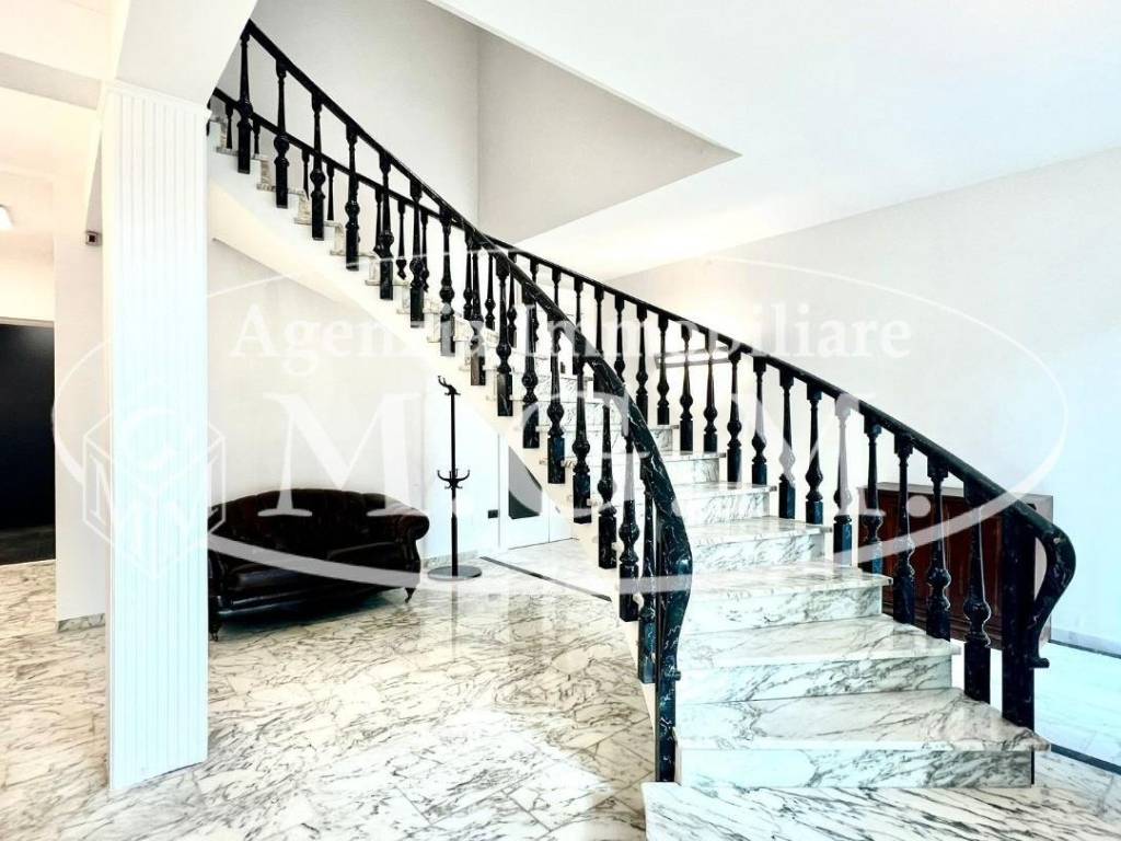 locale di sgombero in vendita a Santa Maria a Monte