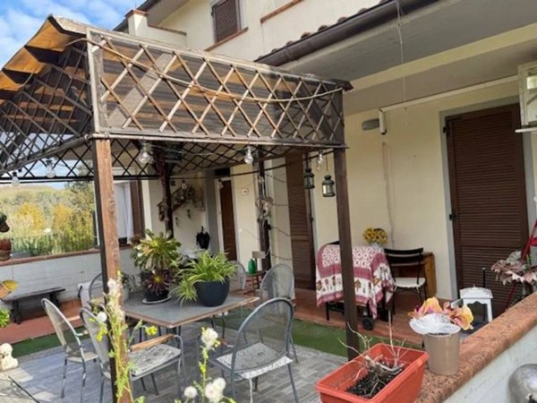 appartamento in vendita a Santa Maria a Monte in zona Montecalvoli