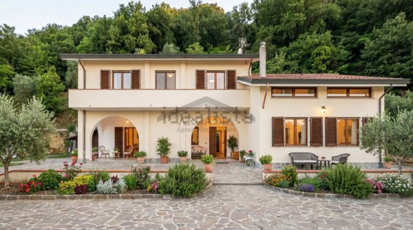 casa indipendente in vendita a Santa Maria a Monte