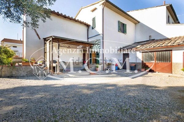 casa indipendente in vendita a Santa Maria a Monte