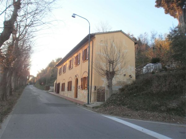 casa indipendente in vendita a Santa Maria a Monte in zona Montecalvoli