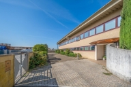 negozio in vendita a Santa Maria a Monte in zona Montecalvoli