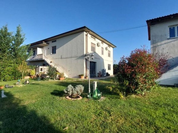 casa indipendente in vendita a Santa Maria a Monte